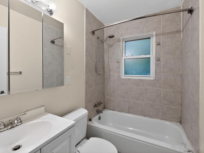 1866 Ashbrook Drive, Cincinnati, OH 45238 Photo 18