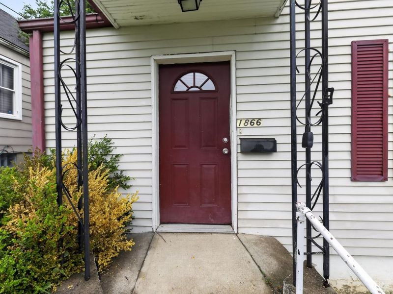 1866 Ashbrook Drive, Cincinnati, OH 45238 Photo 2