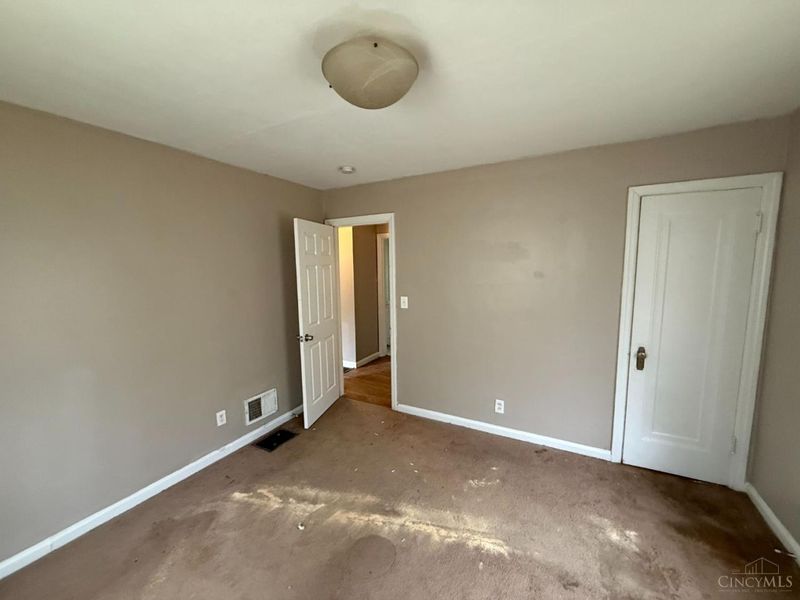 1866 Ashbrook Drive, Cincinnati, OH 45238 Photo 3