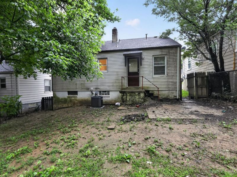 1866 Ashbrook Drive, Cincinnati, OH 45238 Photo 3