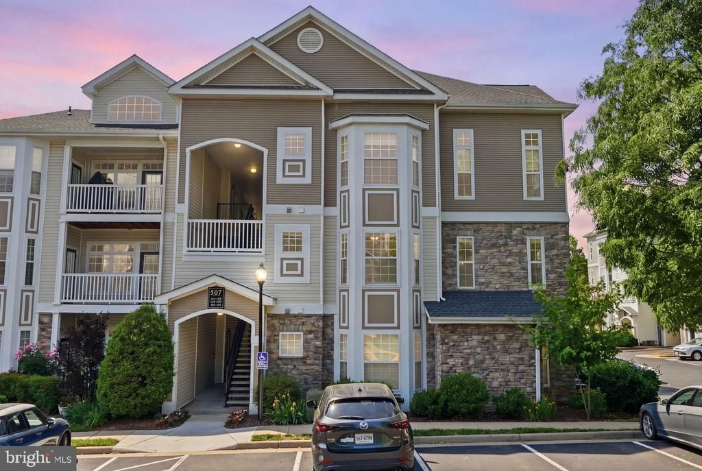 507 Sunset View Terrace Se, Unit 206, Leesburg, VA 20175 Main Photo