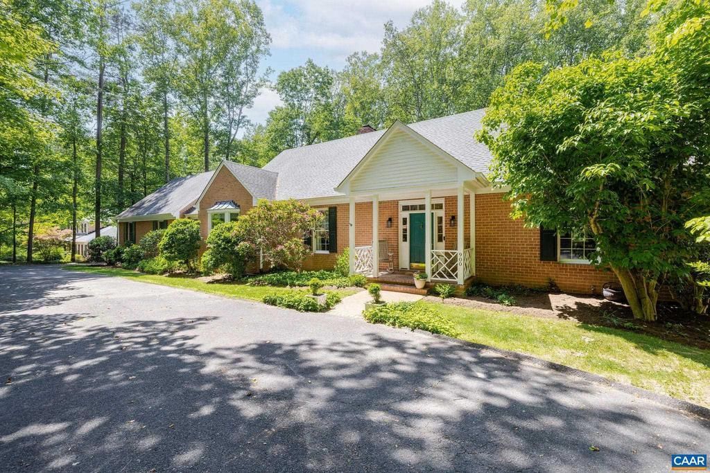 900 Flordon Dr, Charlottesville, VA 22901 Main Photo