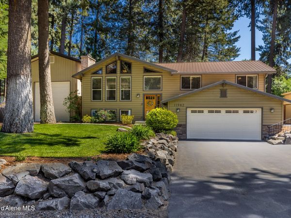 11982 N Emerald Dr, Hayden, ID 83835
