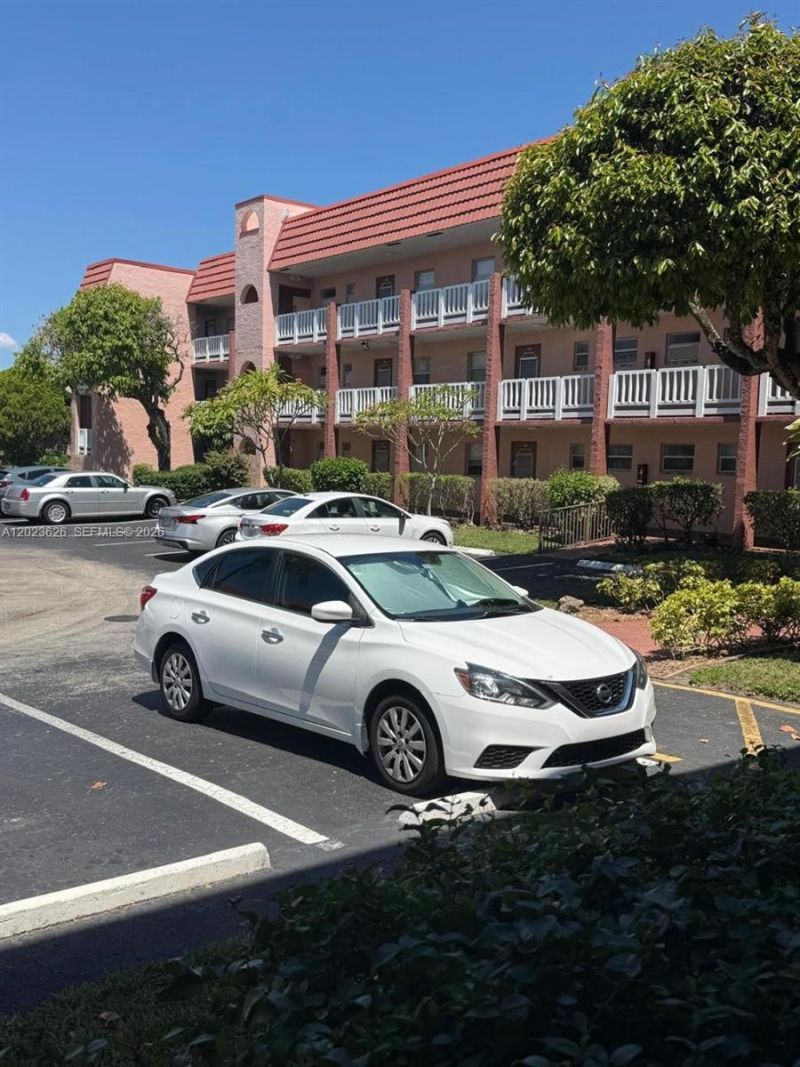 9401 Sunrise Lakes Blvd, Unit 109, Sunrise, FL 33322 Photo