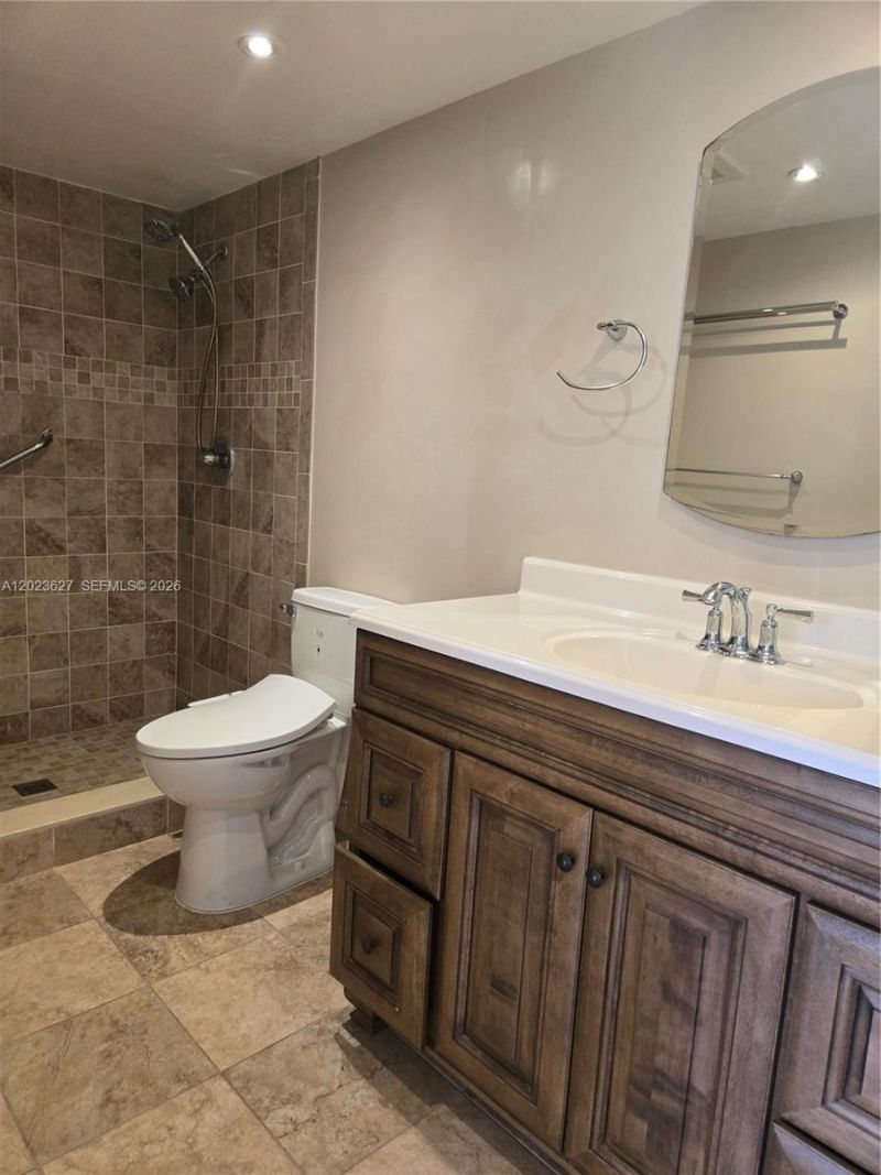 9735 NW 52nd St, Unit 208, Doral, FL 33178 Photo