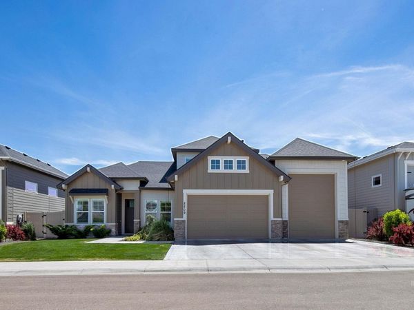 8809 E Daffodil St, Nampa, ID 83687