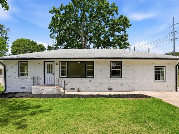 1902 Mural Circle , Morrow, GA 30260