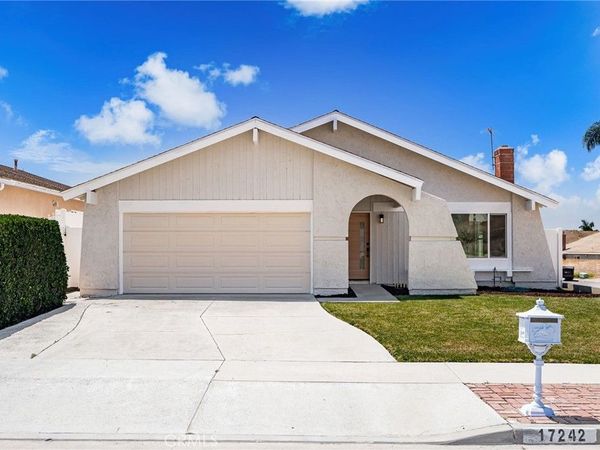 17242 Chicago, Yorba Linda, CA 92886