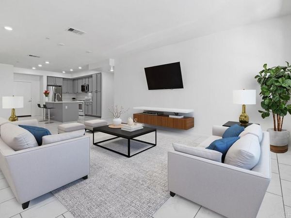 2040 Mindoro Ln, Unit 4, Chula Vista, CA 91915