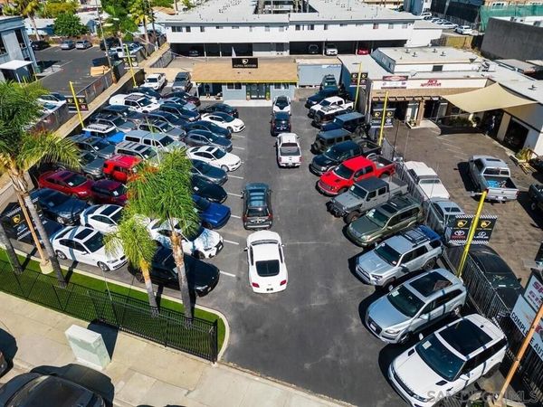 7480 El Cajon Blvd , La Mesa, CA 91942