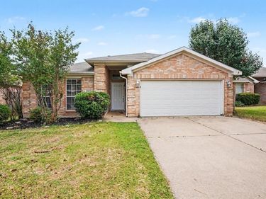 8563 Miami Springs Drive, Fort Worth, TX 76123