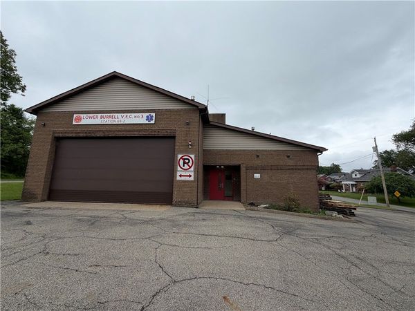 2819 Edgecliff, Lower Burrell, PA 15068