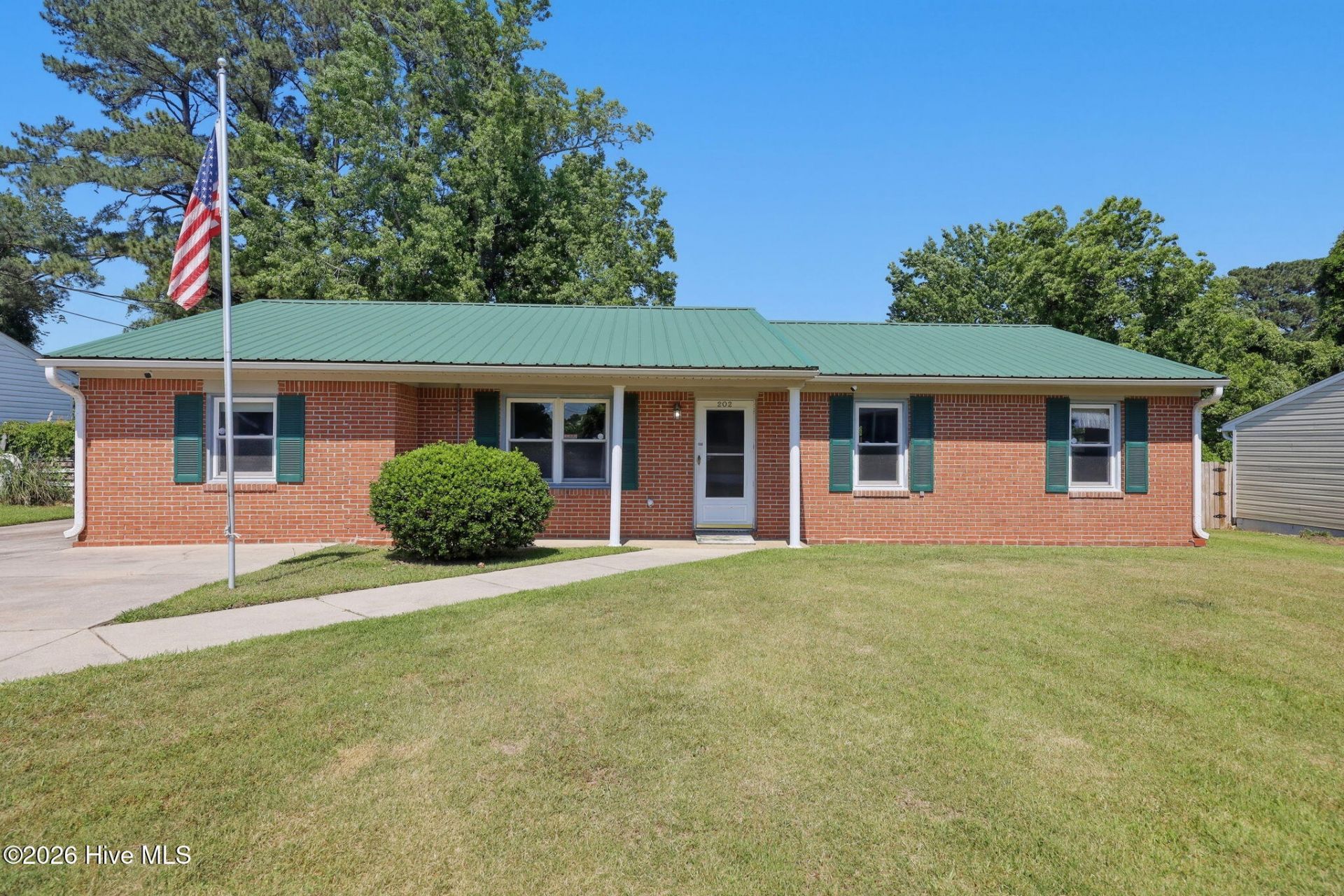 202 Tower Drive, Jacksonville, NC 28546 Main Photo
