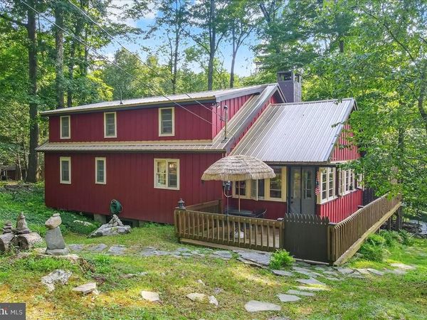 112 BEECHWOOD COVE ROAD, GREENTOWN, PA 18426
