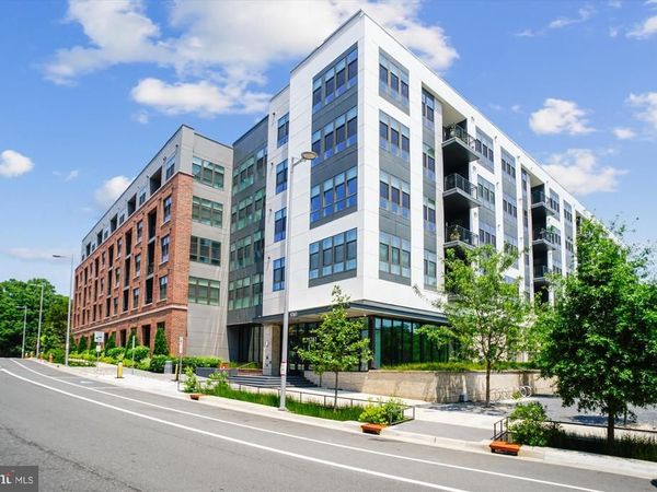 1761 OLD MEADOW ROAD, Unit 106, MCLEAN, VA 22102