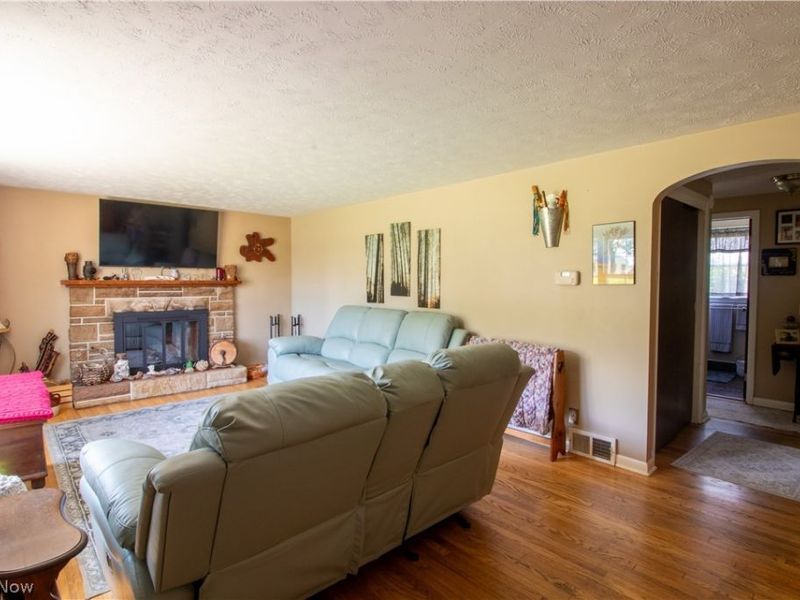 10381 Portage Street NW, Canal Fulton, OH 44614 Photo 3