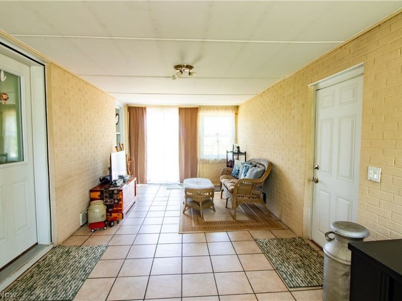 10381 Portage Street NW, Canal Fulton, OH 44614 Photo 8
