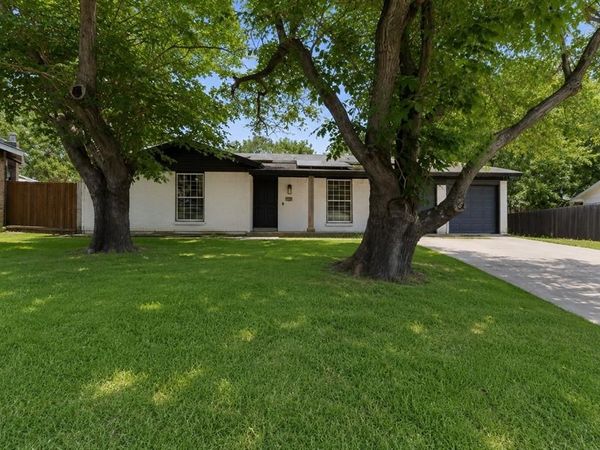 714 S Deerfield Circle, Arlington, TX 76015