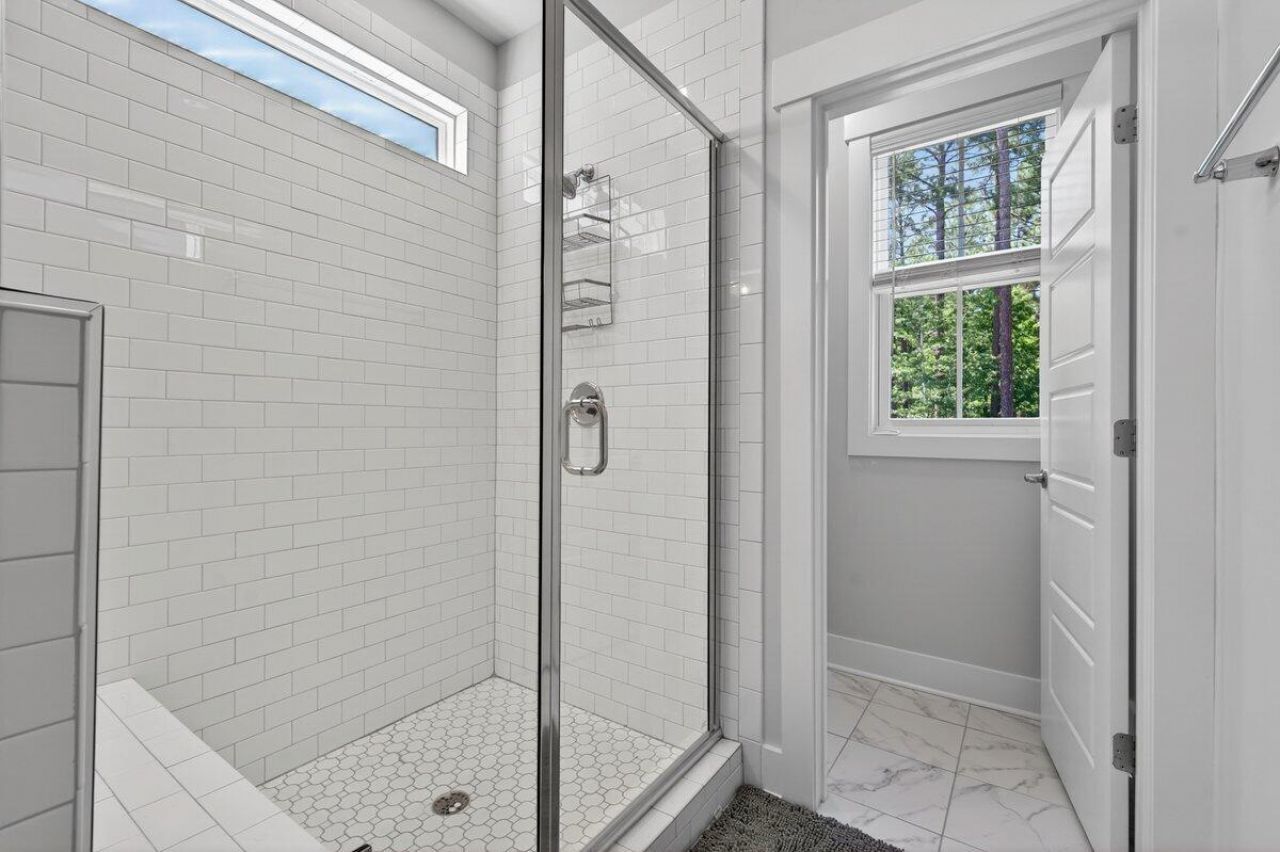 386 Oak Park Street Photo 28