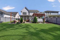 386 Oak Park Street photo 4