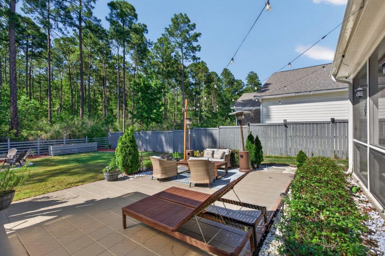 386 Oak Park Street Photo 48