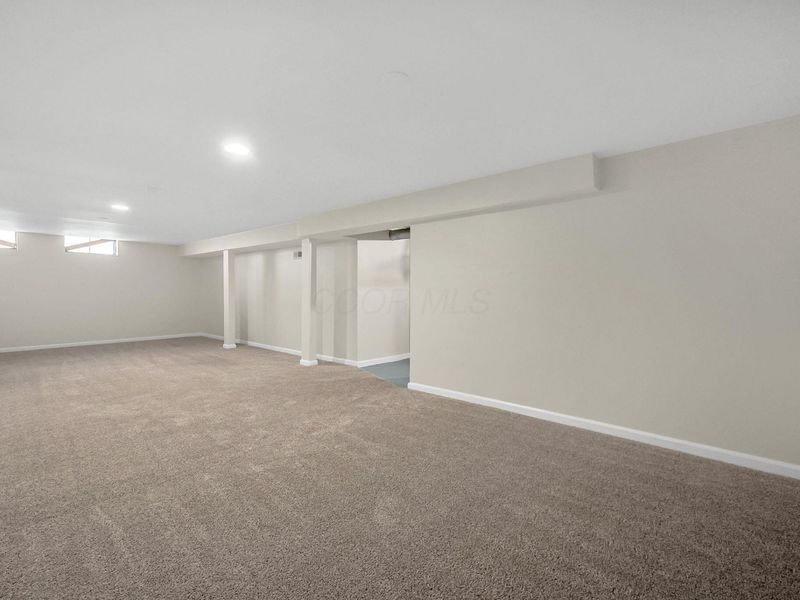 5366 Adderley Avenue , Columbus, OH 43232 Photo 15