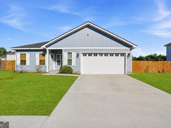 138 Cherokee Oaks Crossing, Hinesville, GA 31313
