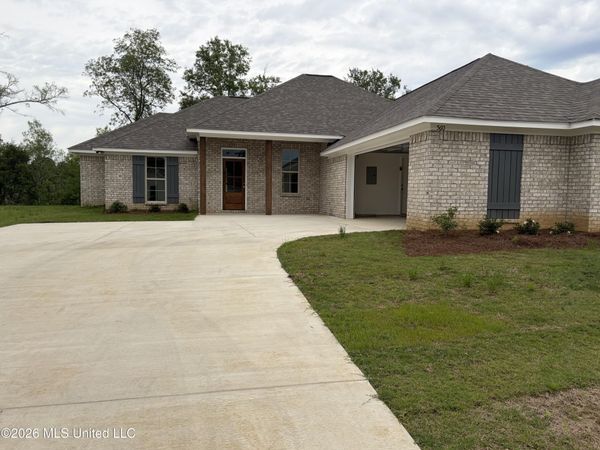 560 Patrick Farms Drive, Pearl, MS 39208