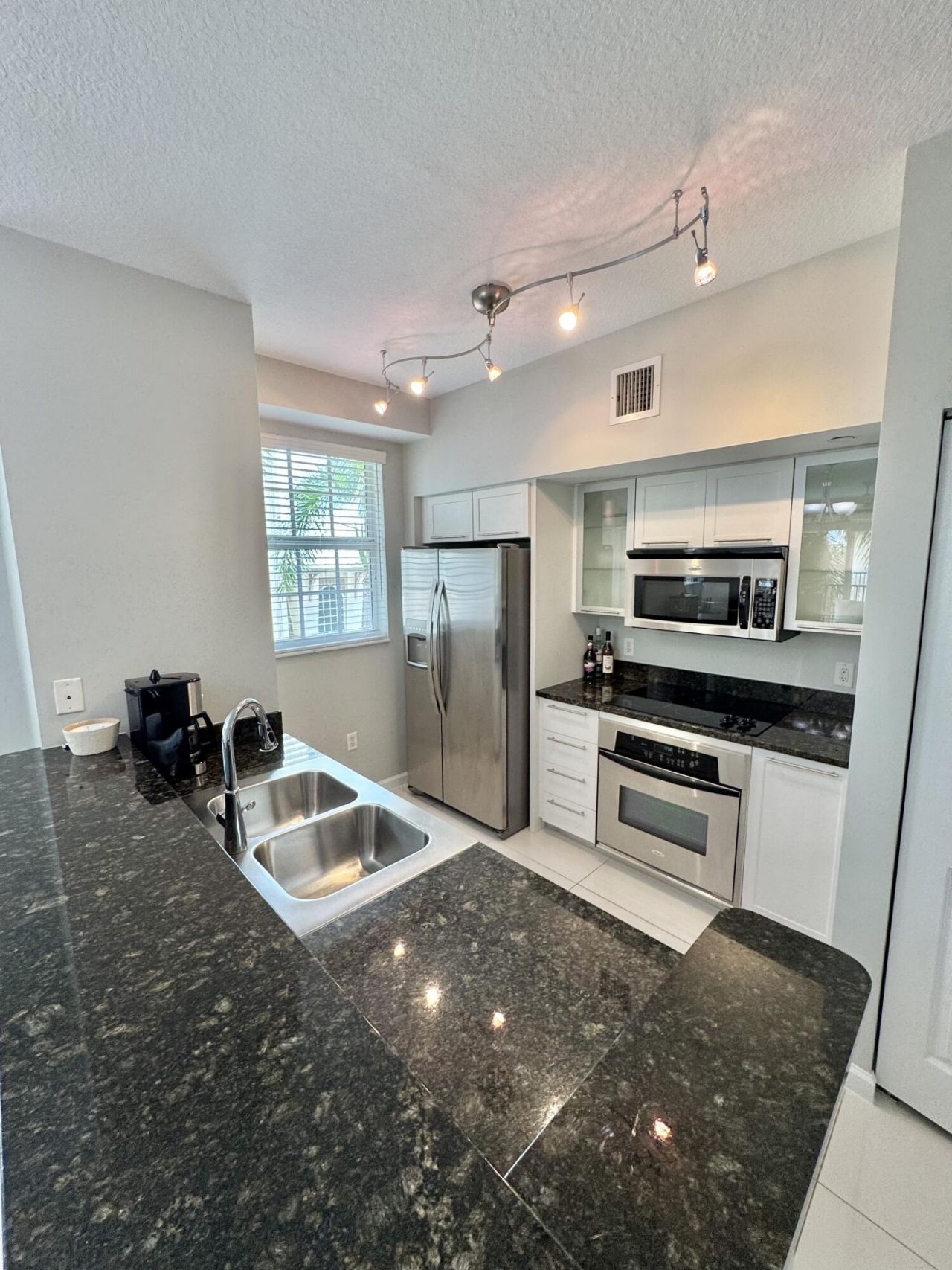 225 NE 1st Street, Unit 405, Delray Beach, FL 33444 Photo