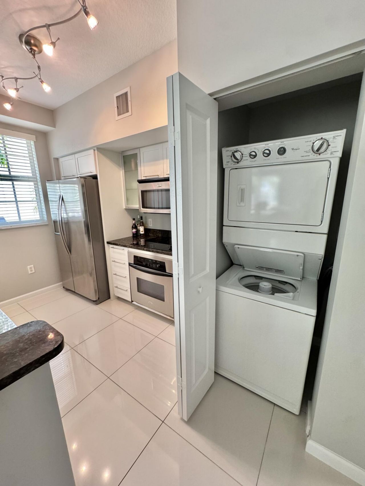 225 NE 1st Street, Unit 405, Delray Beach, FL 33444 Photo