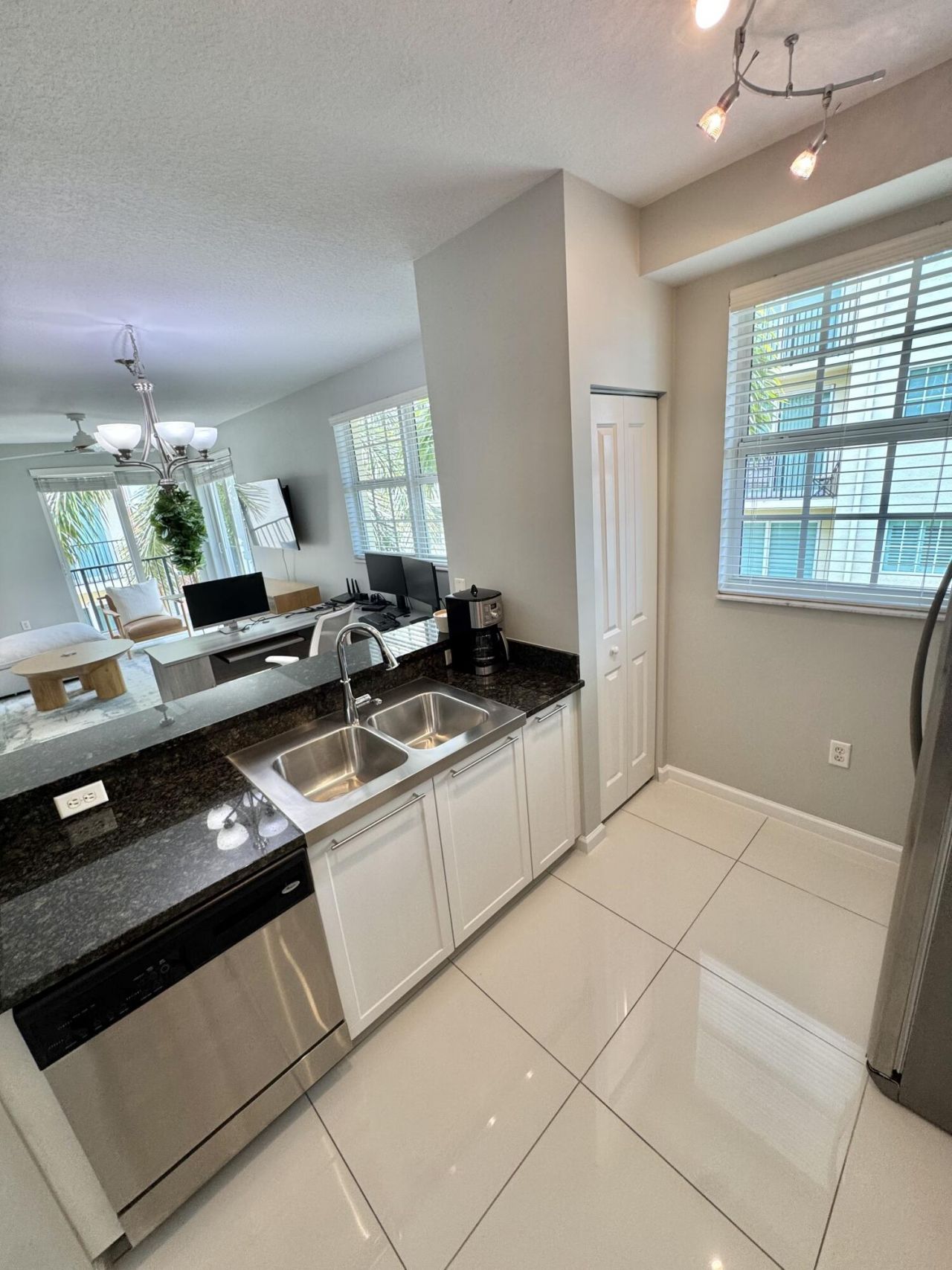 225 NE 1st Street, Unit 405, Delray Beach, FL 33444 Photo