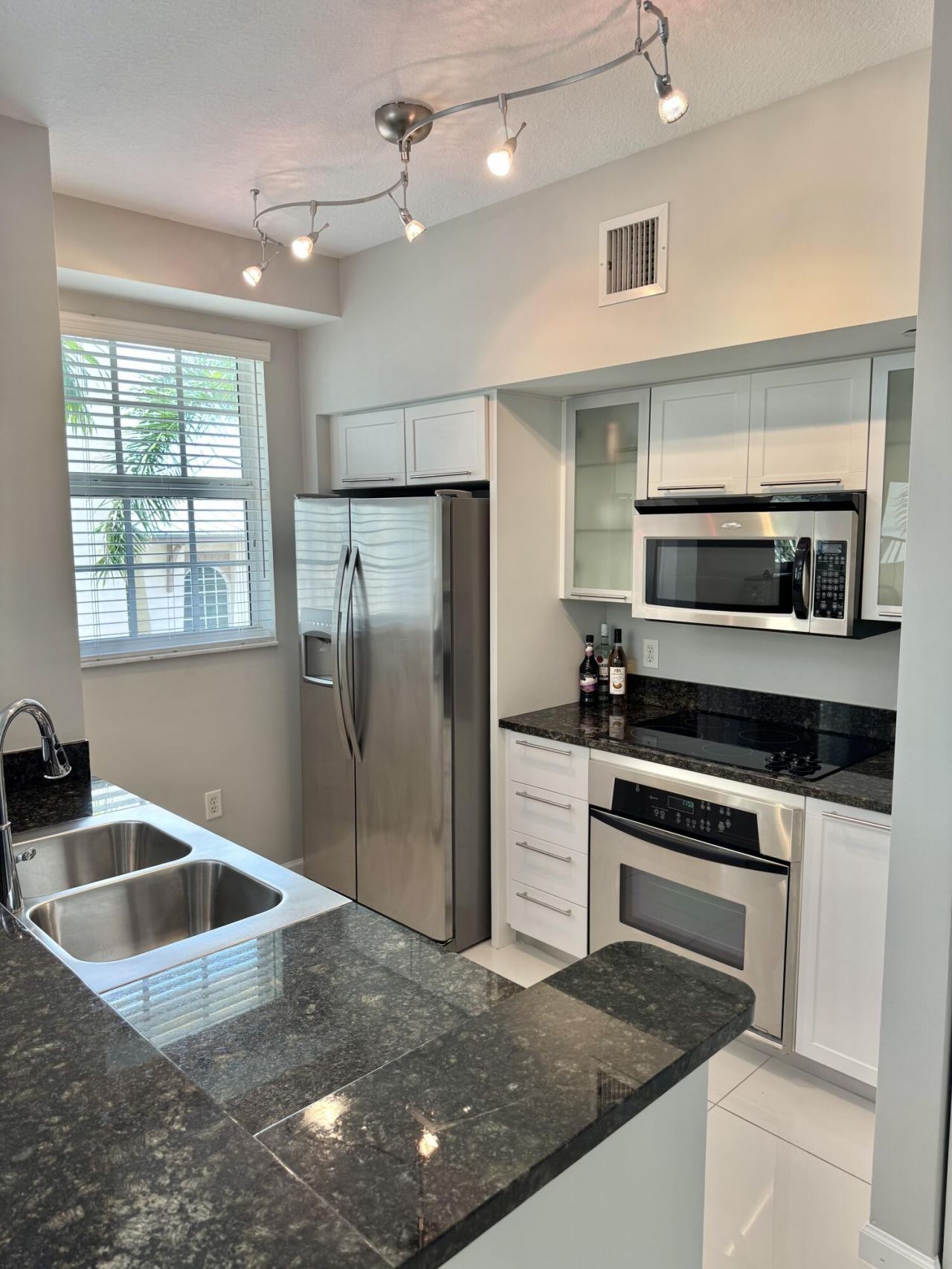 225 NE 1st Street, Unit 405, Delray Beach, FL 33444 Photo
