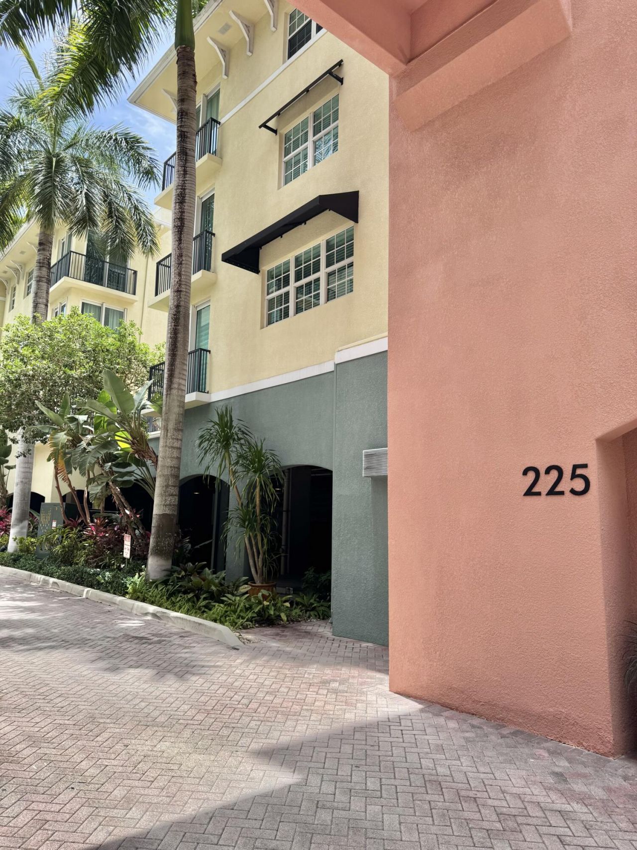 225 NE 1st Street, Unit 405, Delray Beach, FL 33444 Photo