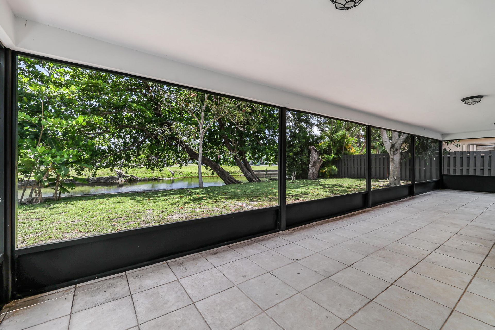 2000 SW 28th Avenue, Fort Lauderdale, FL 33312 Photo