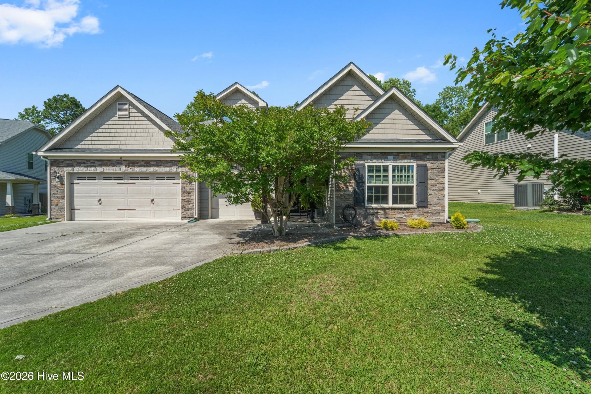 134 Mittams Point Drive, Jacksonville, NC 28546 Main Photo