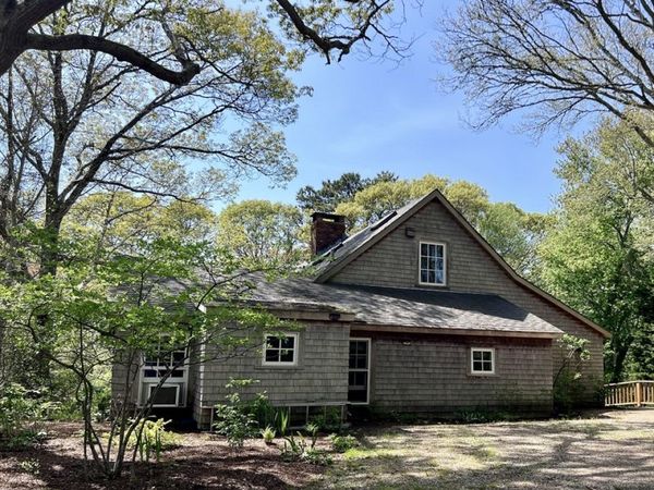 225 Lamberts Cove Rd, West Tisbury, MA 02575