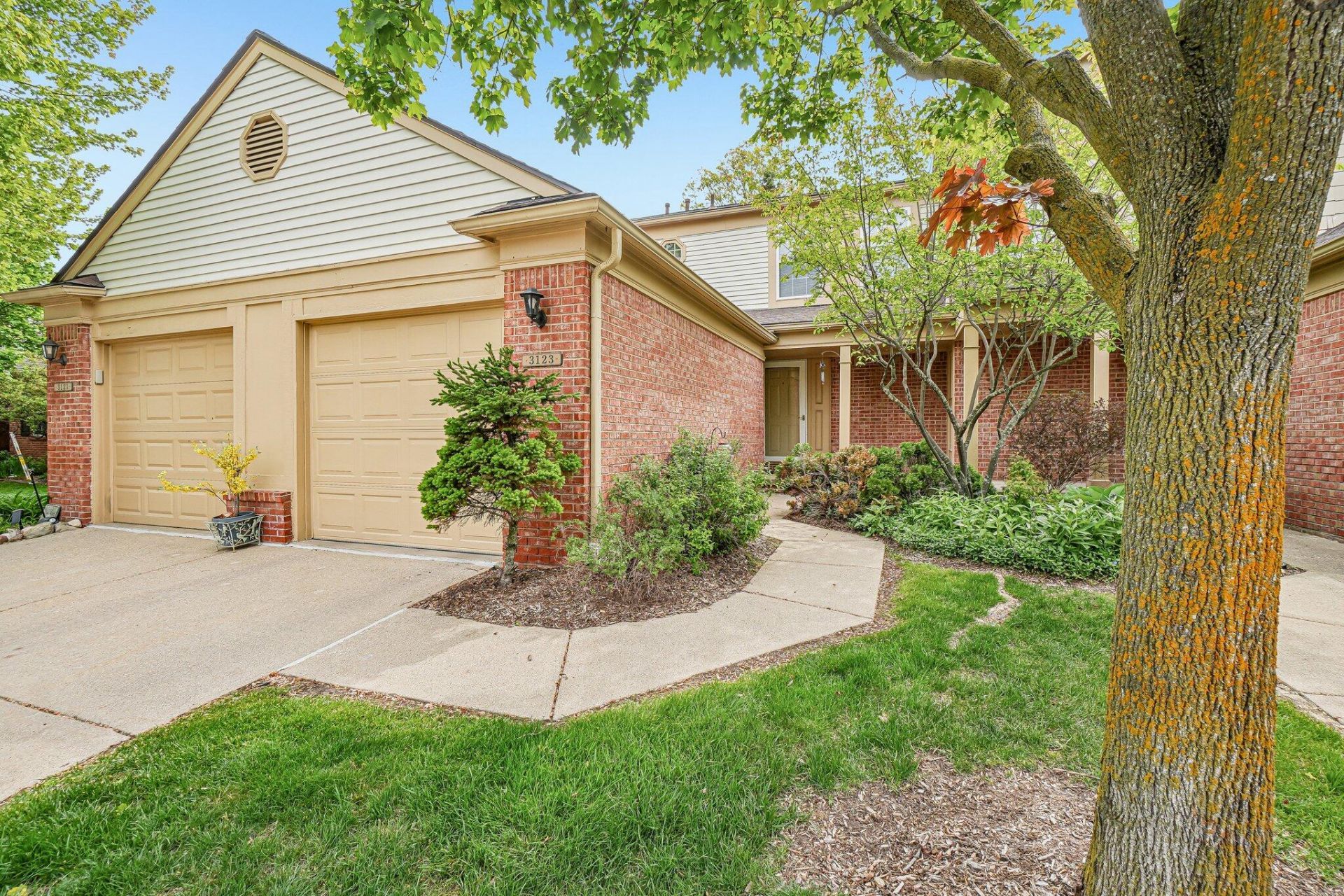 3123 Village Circle, Ann Arbor, MI 48108 Main Photo