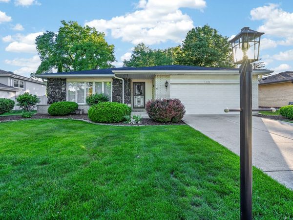 3173 Grandview Place , Darien, IL 60561