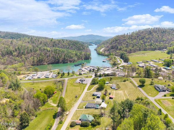 207 Main Street, Butler, TN 37640
