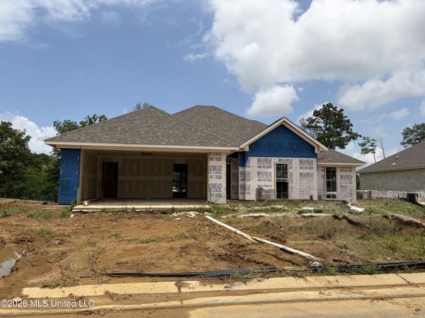 566 Patrick Farms Drive, Pearl, MS 39208