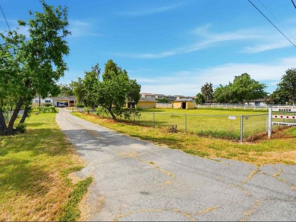 209 Honey Ln, Oakley, CA 94561