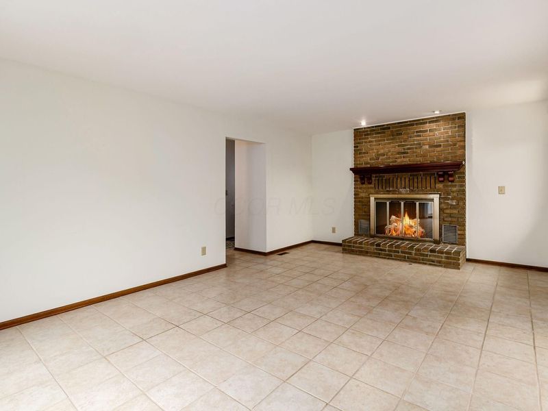 6886 Lakebrook Boulevard , Columbus, OH 43235 Photo 21