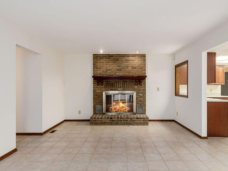 6886 Lakebrook Boulevard , Columbus, OH 43235 Photo 23