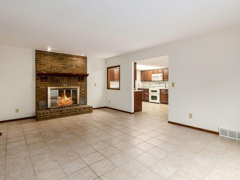 6886 Lakebrook Boulevard , Columbus, OH 43235 Photo 24