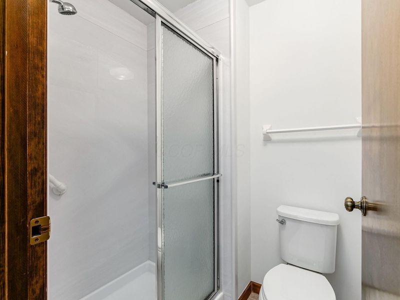 6886 Lakebrook Boulevard , Columbus, OH 43235 Photo 32