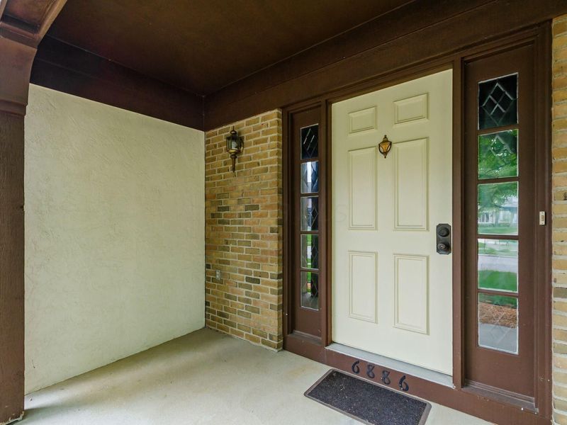 6886 Lakebrook Boulevard, Columbus, OH 43235 Photo 4