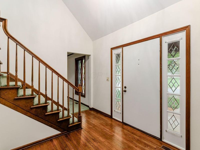6886 Lakebrook Boulevard, Columbus, OH 43235 Photo 5