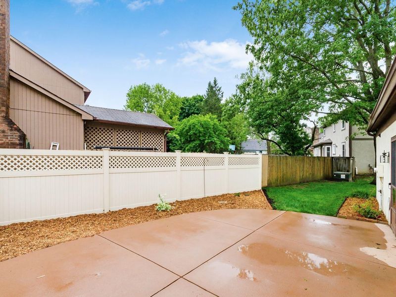 6886 Lakebrook Boulevard, Columbus, OH 43235 Photo 56