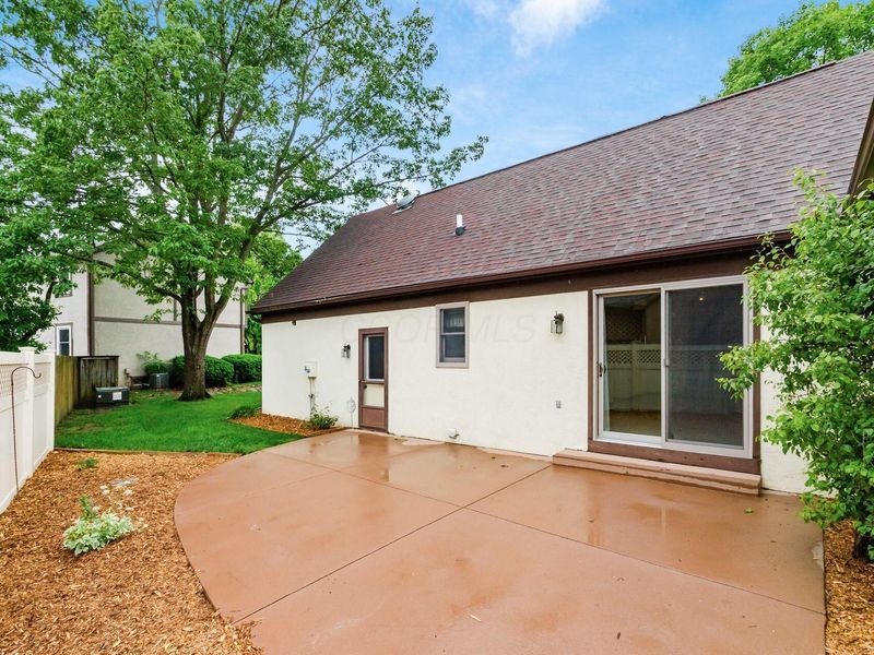 6886 Lakebrook Boulevard , Columbus, OH 43235 Photo 57