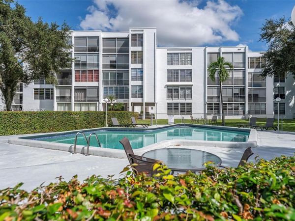 6923 Cypress Rd, Unit C12, Plantation, FL 33317